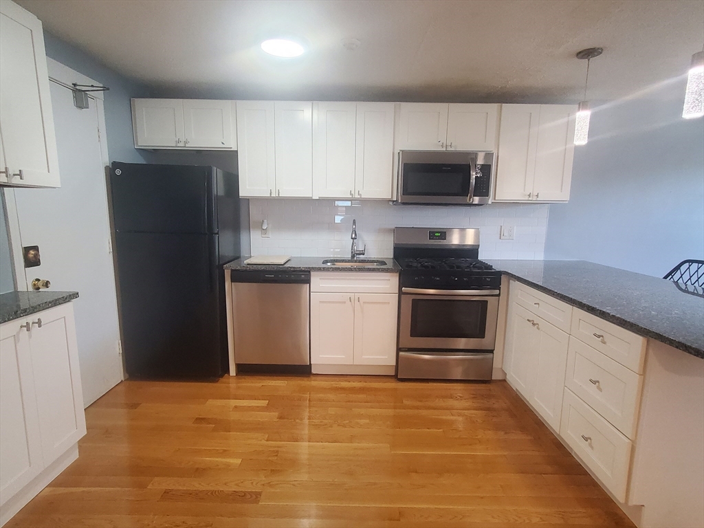 1 bed, 1 bath apartment for rent at 268 West St Unit 8, Quincy — photo 2 of 8