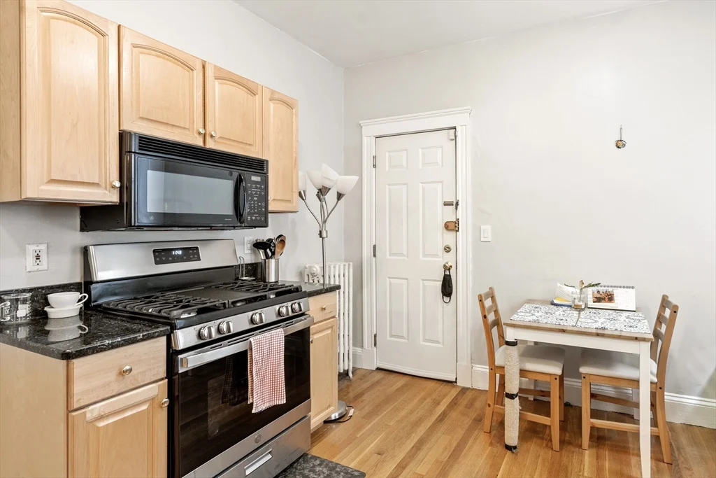 1 bed, 1 bath apartment for rent at 268 Windsor St Unit 2, The Port — photo 6 of 14