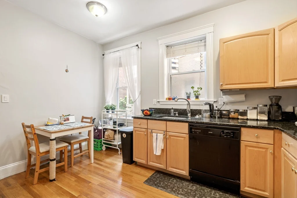 1 bed, 1 bath apartment for rent at 268 Windsor St Unit 2, The Port — photo 5 of 14