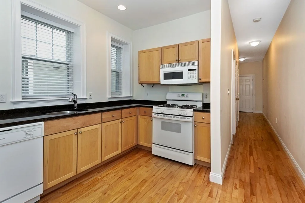 1 bed, 1 bath apartment for rent at 268 Windsor St Unit 4, The Port — photo 3 of 10