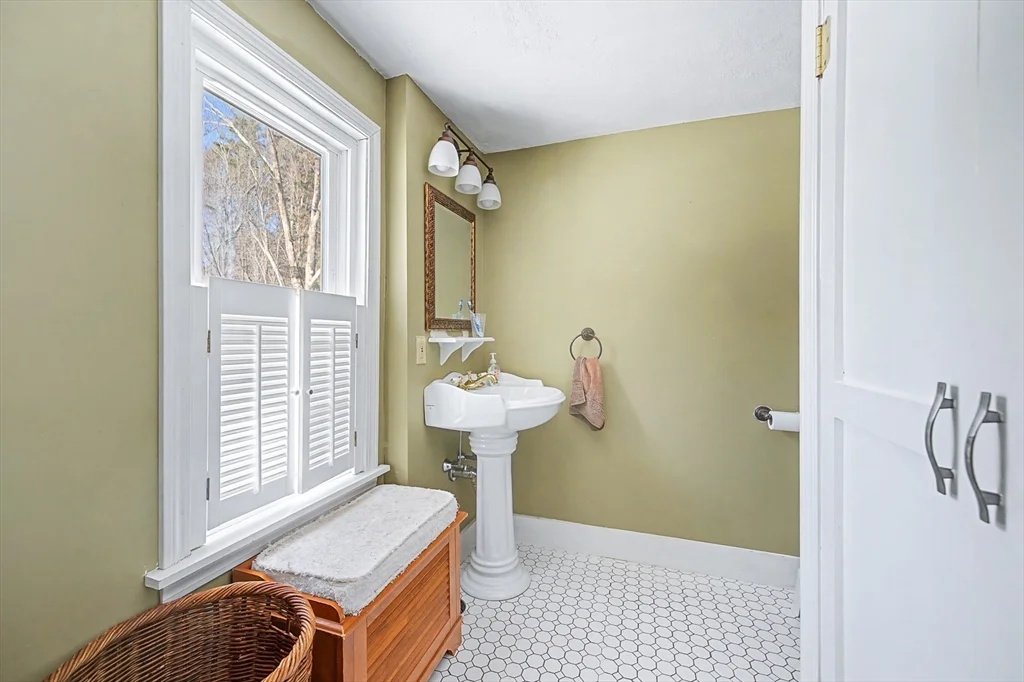 3 bed, 2 bath apartment for rent at 268 Wood St, Hopkinton — photo 11 of 22