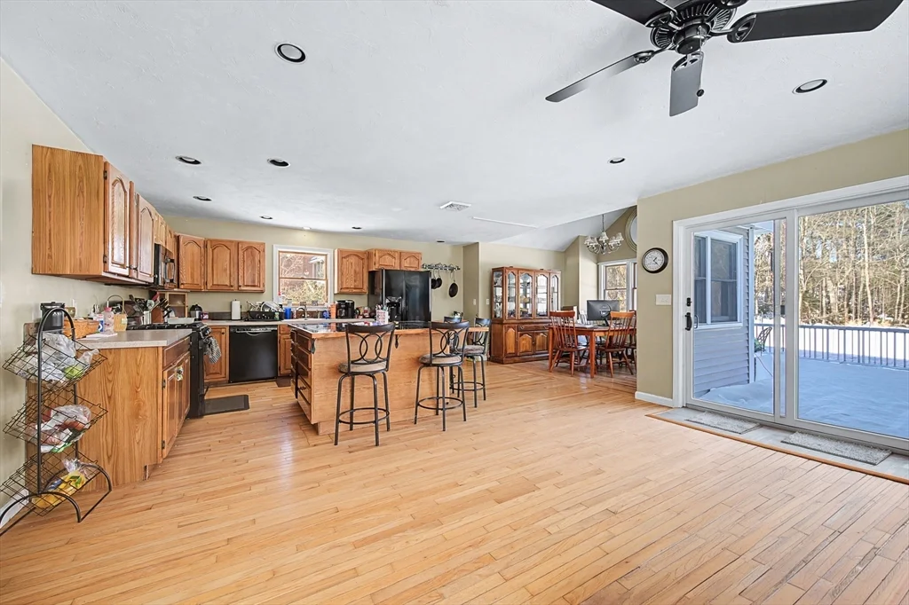 3 bed, 2 bath apartment for rent at 268 Wood St, Hopkinton — photo 5 of 22