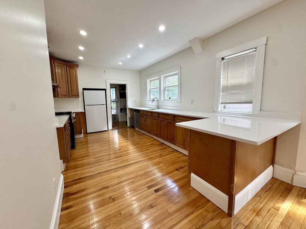 2 bed, 2 bath apartment for rent at 269 Alewife Brook Pkwa Unit 1, West Somerville — photo 4 of 20