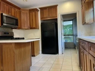 3 bed, 1 bath apartment for rent at 269 Alewife Brook Pkwy Unit 2, Somerville — photo 4 of 11