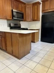 3 bed, 1 bath apartment for rent at 269 Alewife Brook Pkwy Unit 2, Somerville — photo 3 of 11
