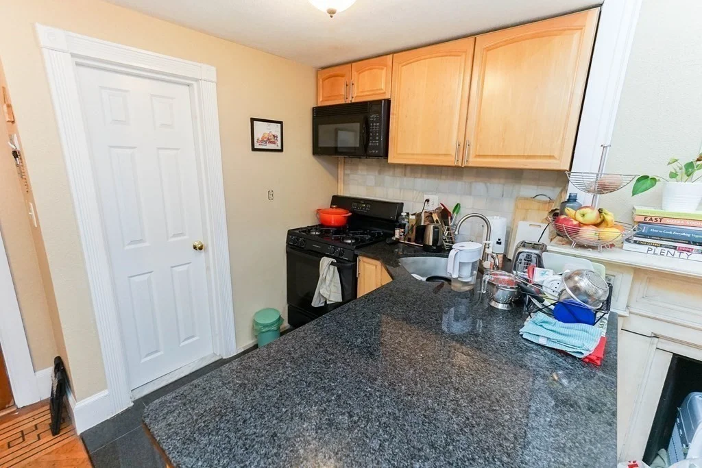 1 bed, 1 bath apartment for rent at 269 Beacon St Unit 6, Back Bay — photo 4 of 17