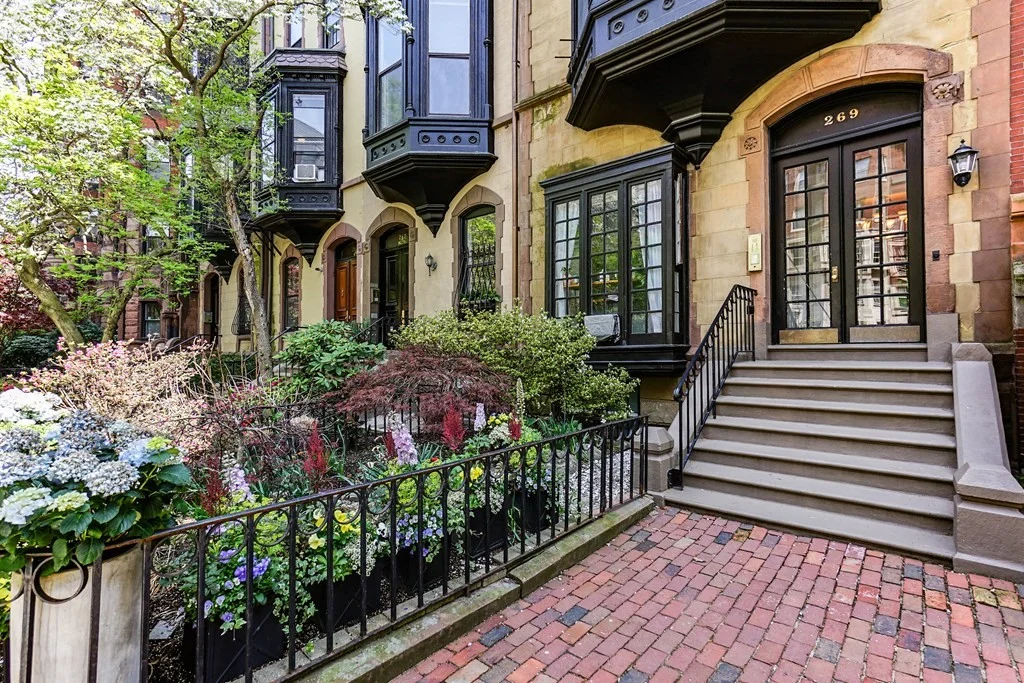 1 bed, 1 bath apartment for rent at 269 Beacon St Unit 6, Back Bay — photo 1 of 17