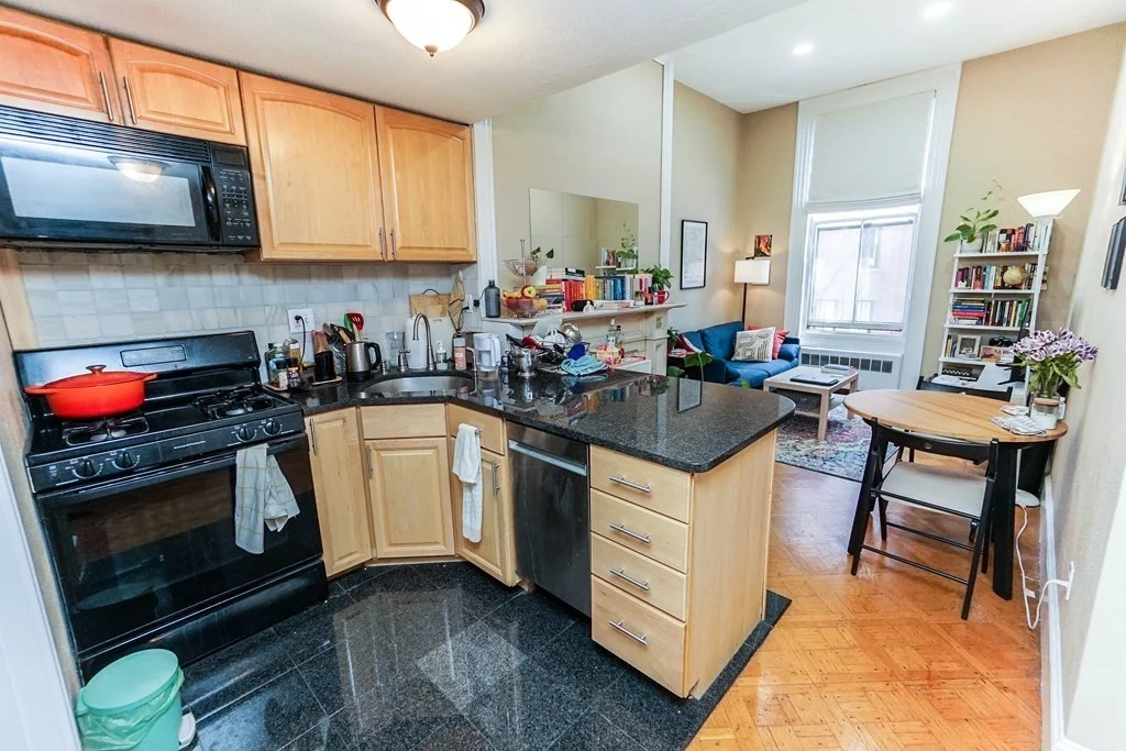 1 bed, 1 bath apartment for rent at 269 Beacon St Unit 6, Back Bay — photo 3 of 17