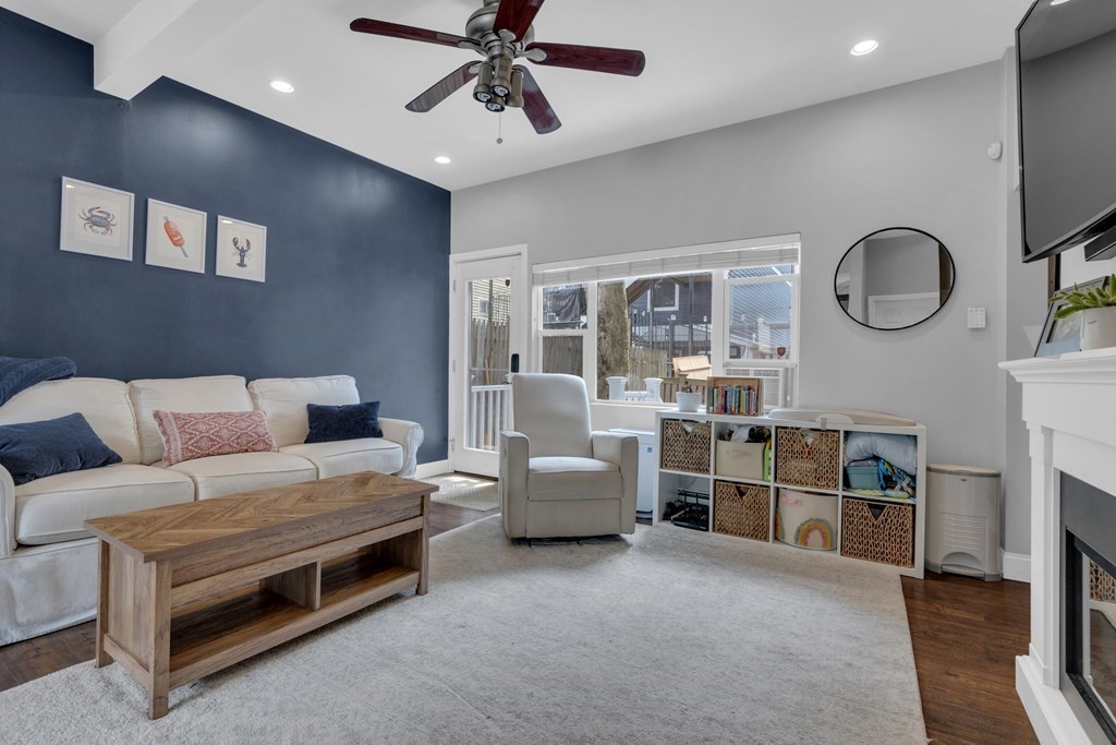 2 bed, 2 bath apartment for rent at 269 Bolton St Unit 1, South Boston — photo 2 of 15