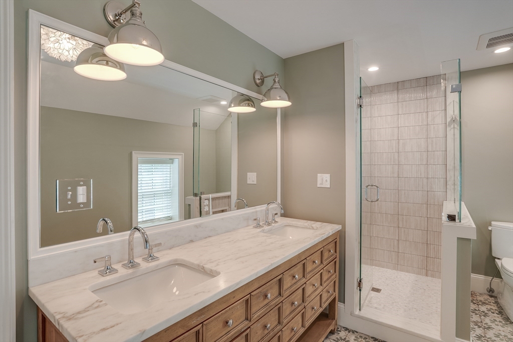 4 bed, 3 bath apartment for rent at 269 Dudley Rd Unit -, Bedford — photo 15 of 34