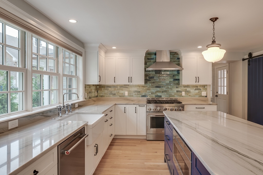 4 bed, 3 bath apartment for rent at 269 Dudley Rd Unit -, Bedford — photo 3 of 34