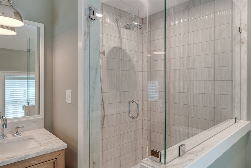 4 bed, 3 bath apartment for rent at 269 Dudley Rd Unit -, Bedford — photo 16 of 34