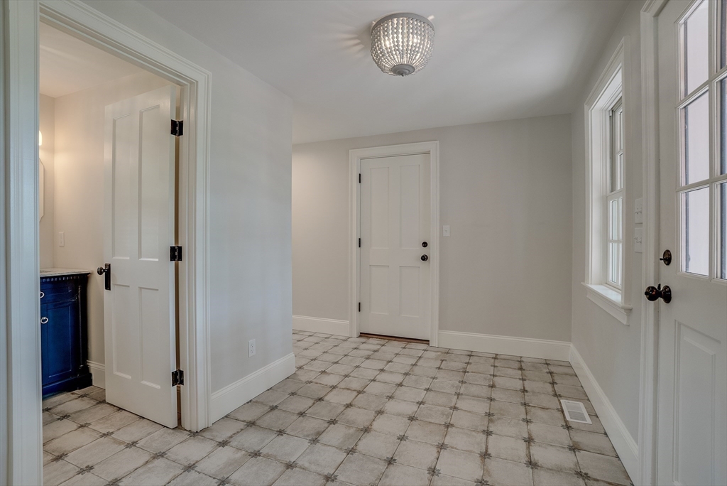 4 bed, 3 bath apartment for rent at 269 Dudley Rd Unit -, Bedford — photo 24 of 34