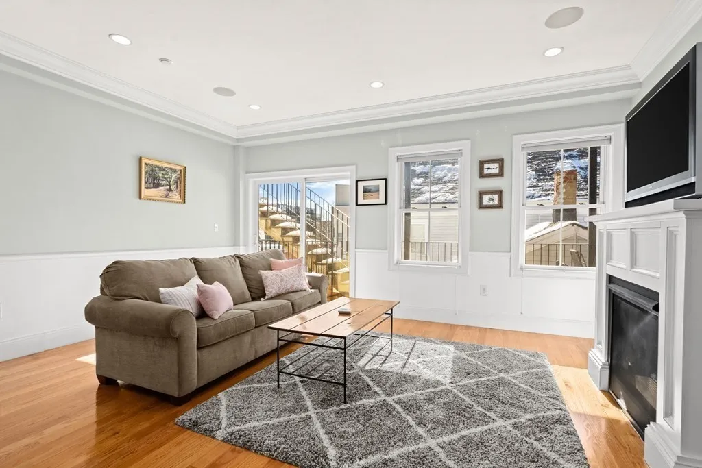 2 bed, 1 bath apartment for rent at 269 Emerson St Unit 1, South Boston — photo 3 of 14