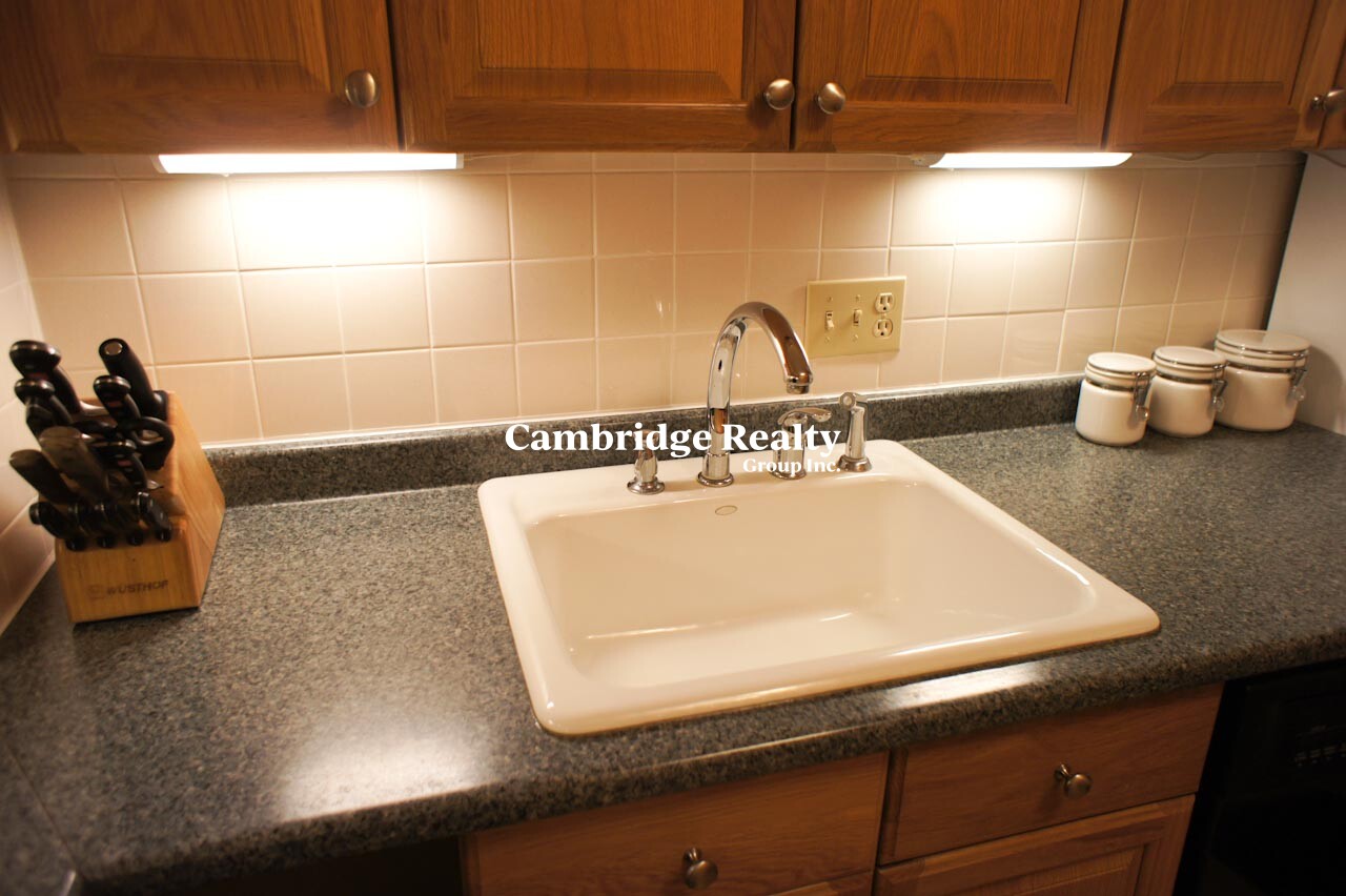 2 bed, 1 bath apartment for rent at 269 Harvard St Unit 1T, Mid-Cambridge — photo 2 of 11