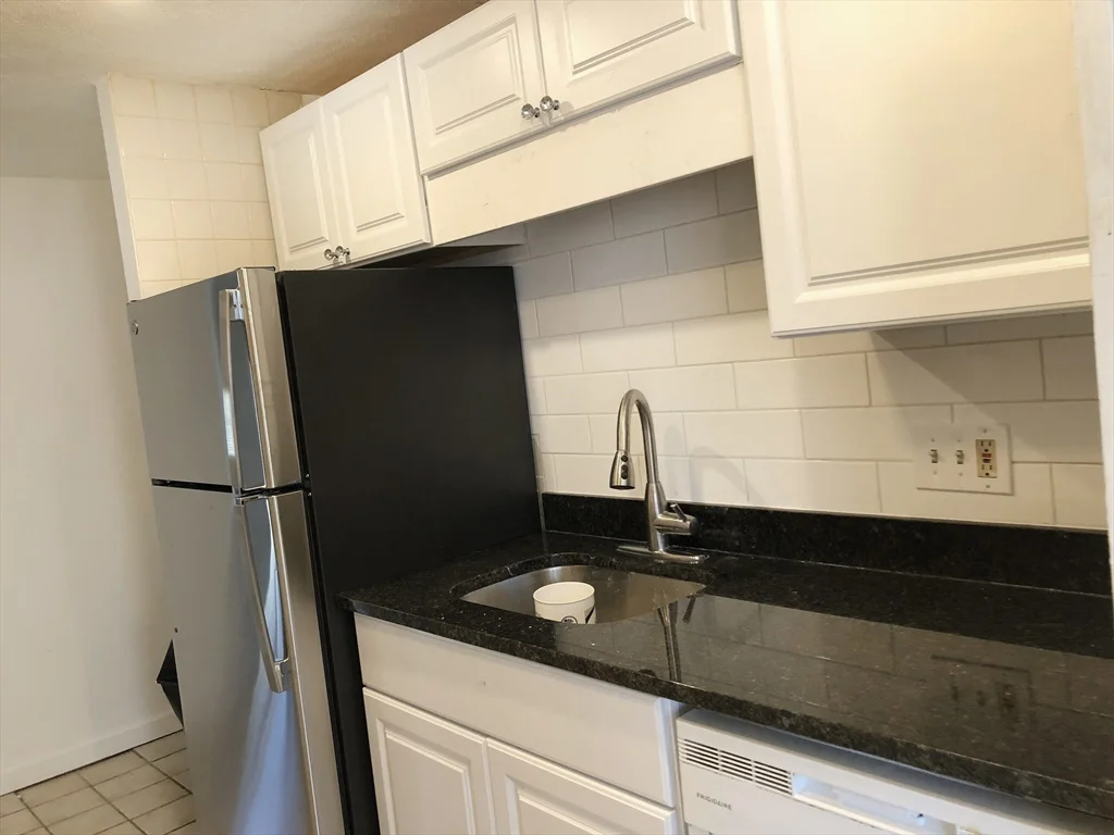 2 bed, 1 bath apartment for rent at 269 Lake St Unit 3, Weymouth — photo 12 of 18
