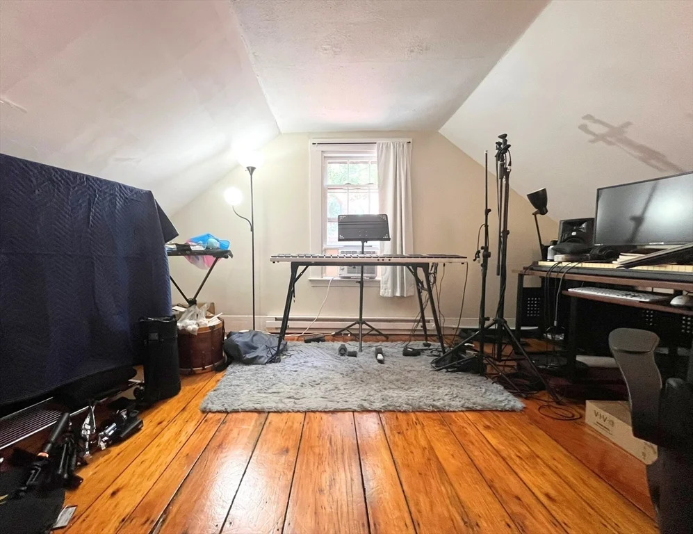 4 bed, 1 bath apartment for rent at 269 Lamartine St Unit 2, Jamaica Plain — photo 24 of 34