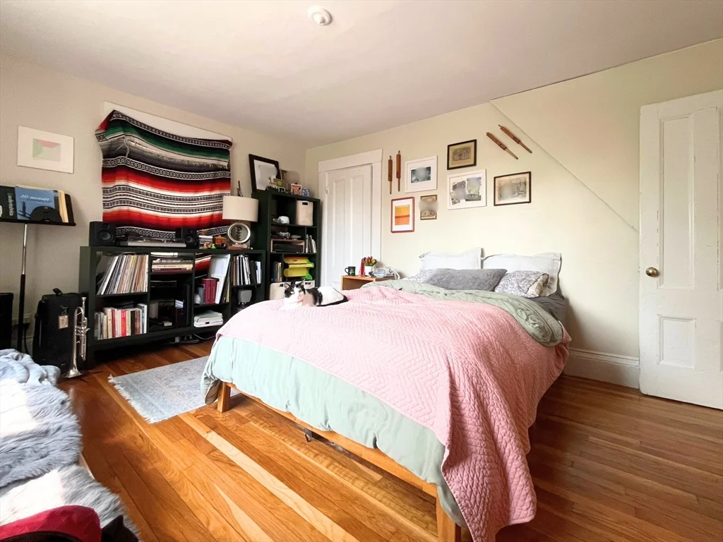 4 bed, 1 bath apartment for rent at 269 Lamartine St Unit 2, Jamaica Plain — photo 16 of 34