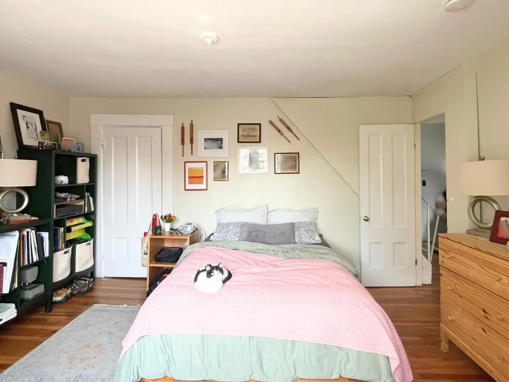 4 bed, 1 bath apartment for rent at 269 Lamartine St Unit 2, Jamaica Plain — photo 17 of 34