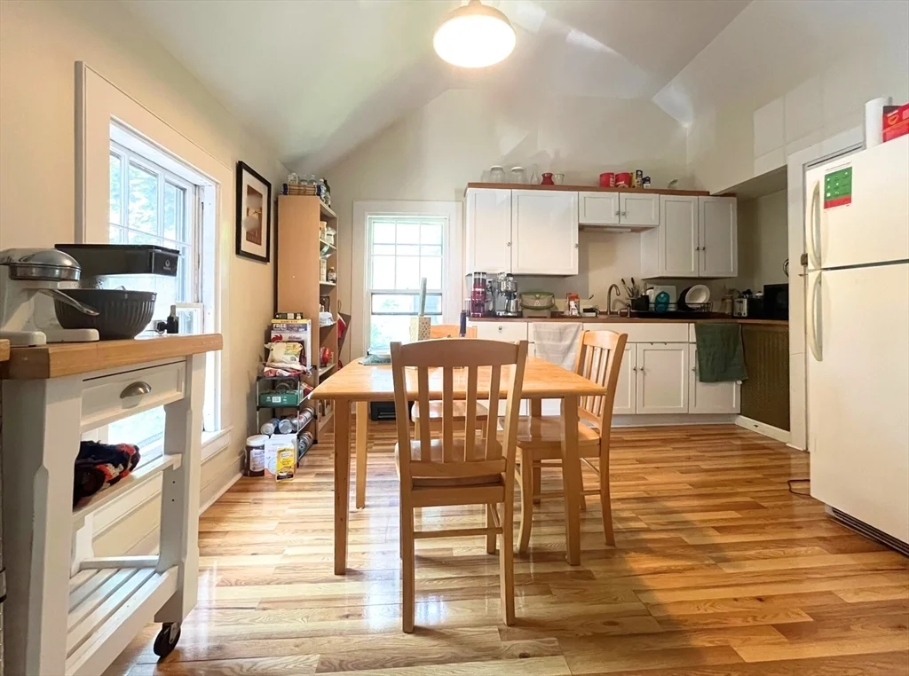 4 bed, 1 bath apartment for rent at 269 Lamartine St Unit 2, Jamaica Plain — photo 8 of 34