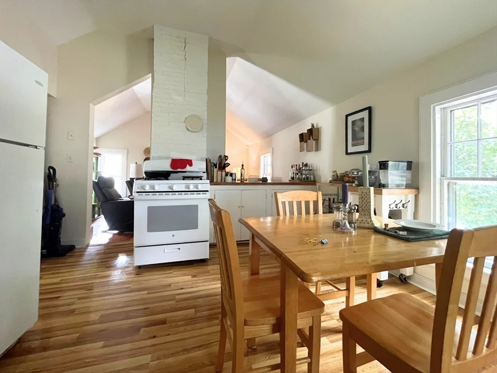 4 bed, 1 bath apartment for rent at 269 Lamartine St Unit 2, Jamaica Plain — photo 7 of 34