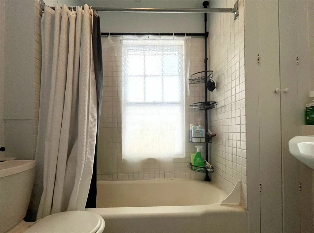 4 bed, 1 bath apartment for rent at 269 Lamartine St Unit 2, Jamaica Plain — photo 13 of 34