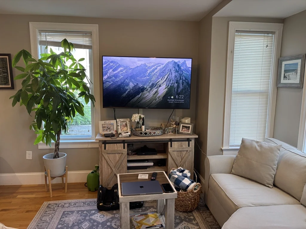 3 bed, 1 bath apartment for rent at 269 Minot Unit 1, Dorchester — photo 3 of 16