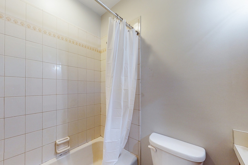 2 bed, 1 bath apartment for rent at 269 North St Unit 1, North End — photo 6 of 10