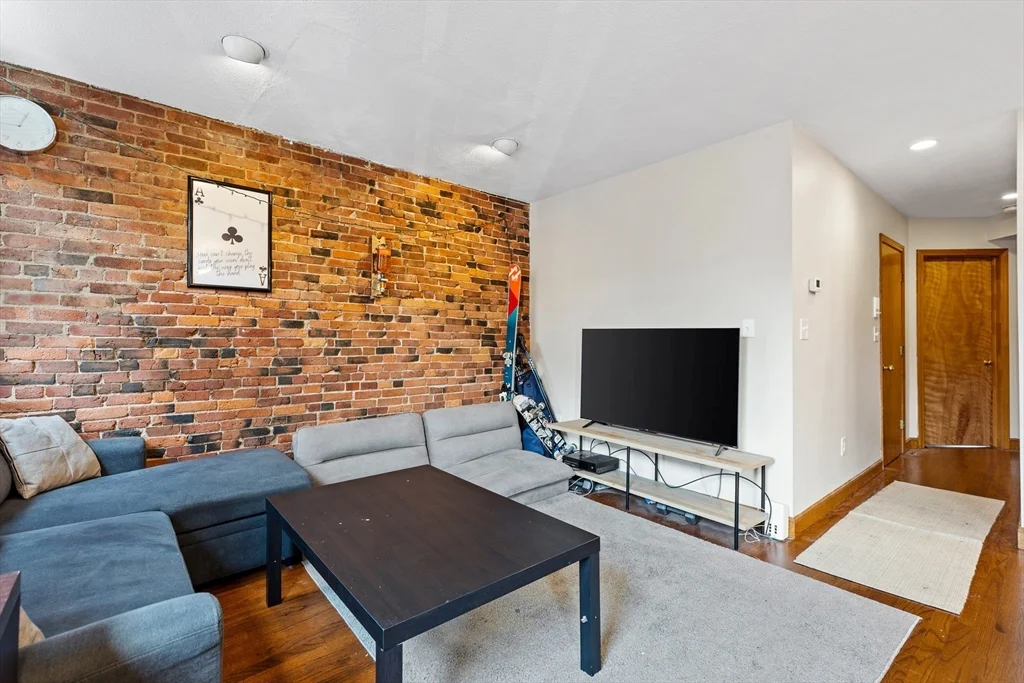 2 bed, 1 bath apartment for rent at 269 North St Unit 3, North End — photo 7 of 17