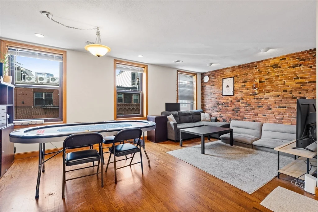 2 bed, 1 bath apartment for rent at 269 North St Unit 3, North End