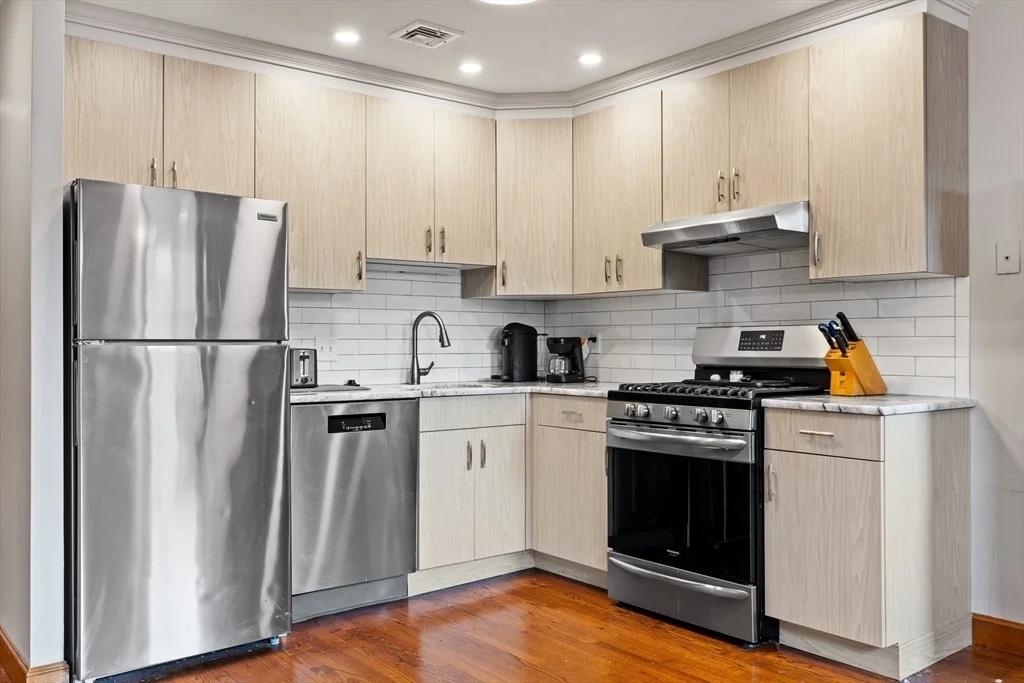 2 bed, 1 bath apartment for rent at 269 North St Unit 3, North End — photo 4 of 17