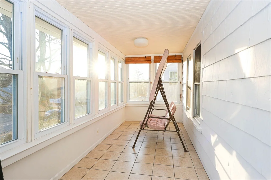 3 bed, 1 bath apartment for rent at 269 Pond St, Braintree — photo 8 of 22