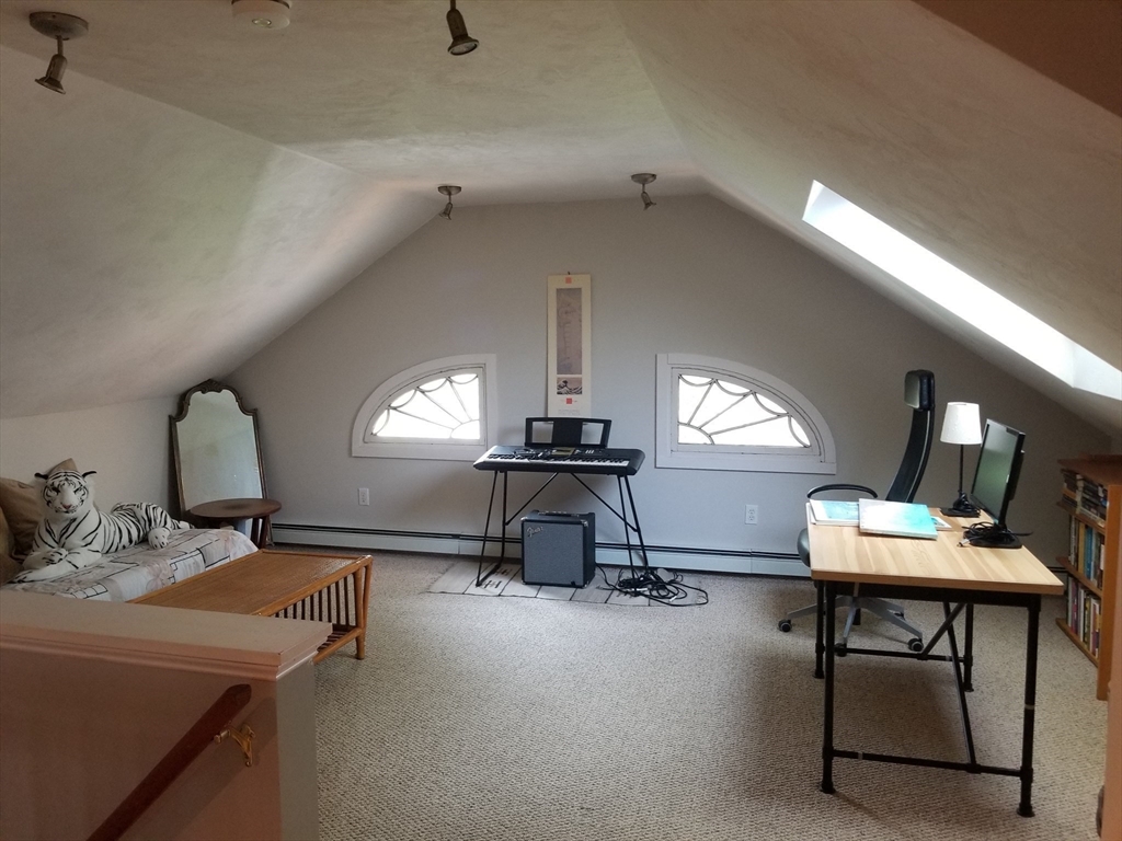 4 bed, 3 bath apartment for rent at 269 Waltham St, Newton — photo 24 of 30
