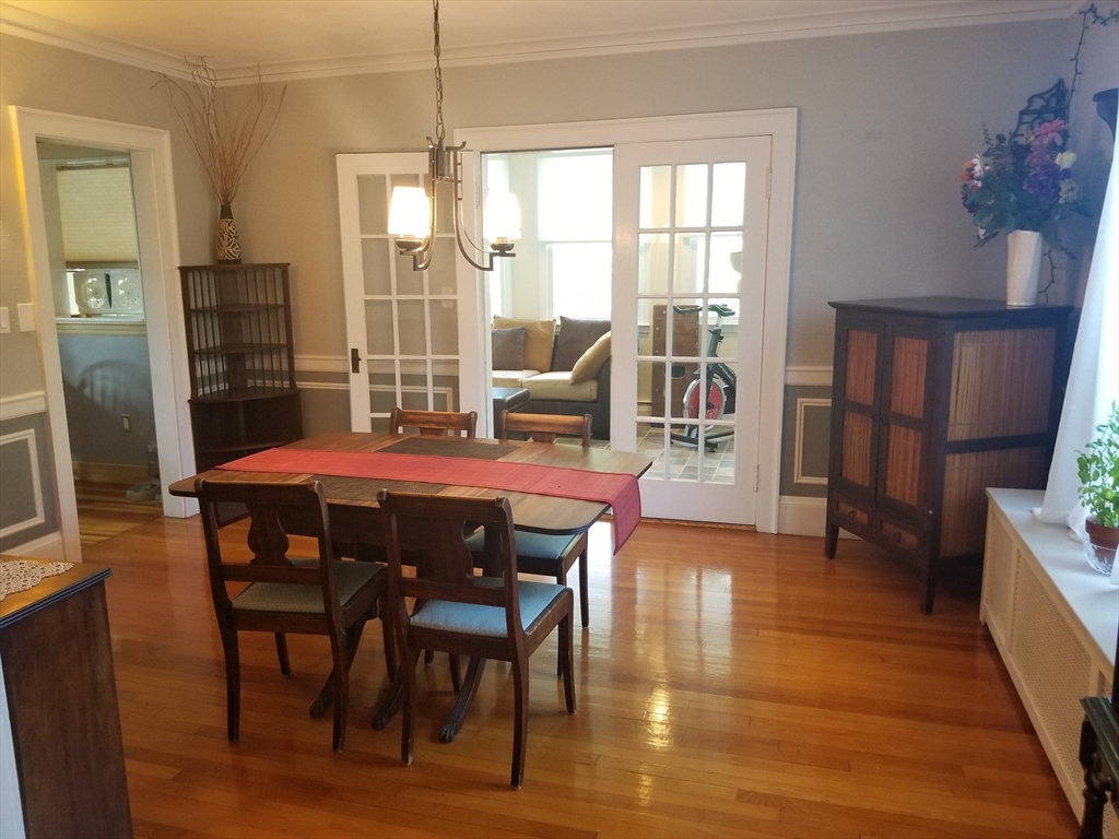 4 bed, 3 bath apartment for rent at 269 Waltham St, Newton — photo 6 of 30