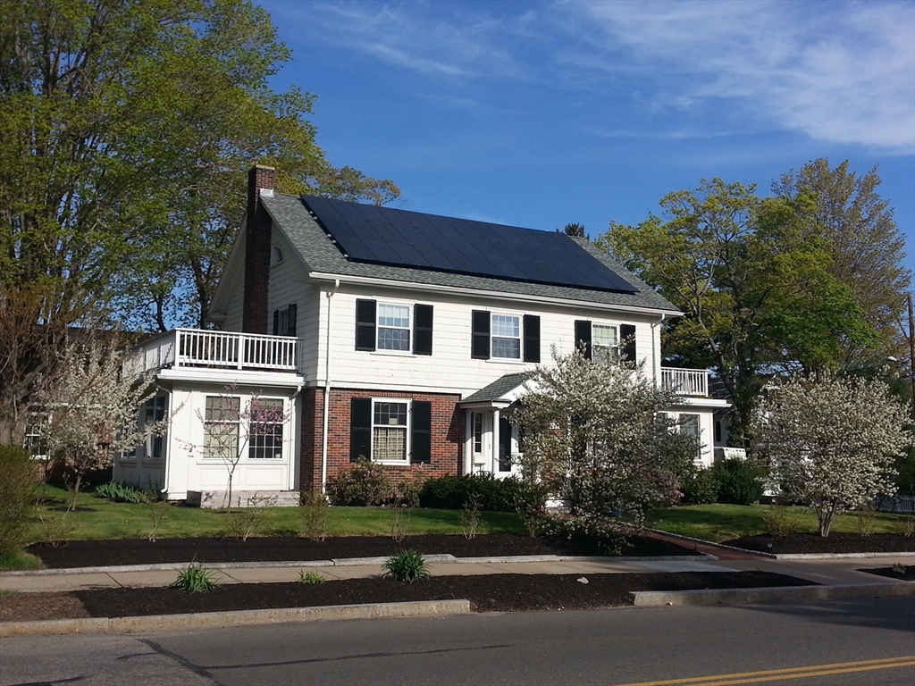 4 bed, 3 bath apartment for rent at 269 Waltham St, Newton — photo 1 of 30