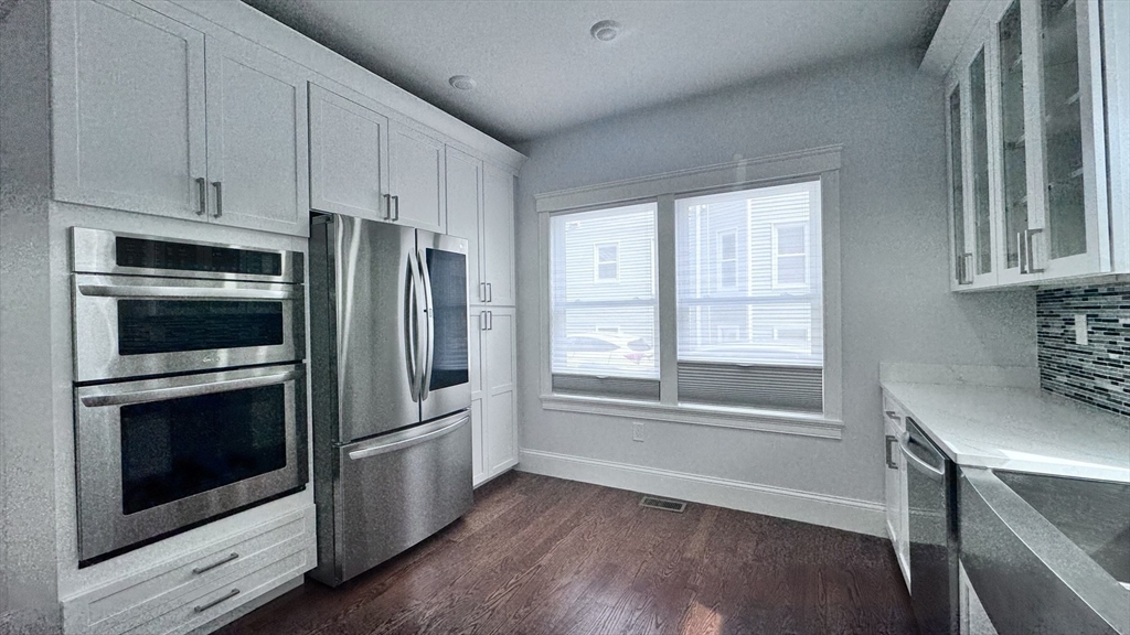 3 bed, 3 bath apartment for rent at 27-29 Aberdeen Rd Unit 1, Somerville — photo 9 of 30