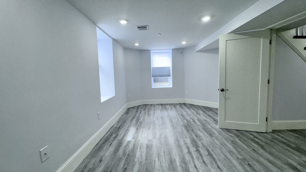 3 bed, 3 bath apartment for rent at 27-29 Aberdeen Rd Unit 1, Somerville — photo 18 of 30
