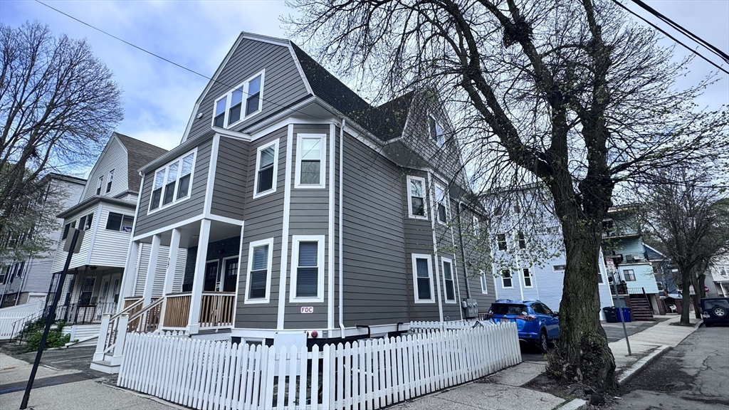 3 bed, 3 bath apartment for rent at 27-29 Aberdeen Rd Unit 1, Somerville — photo 1 of 30