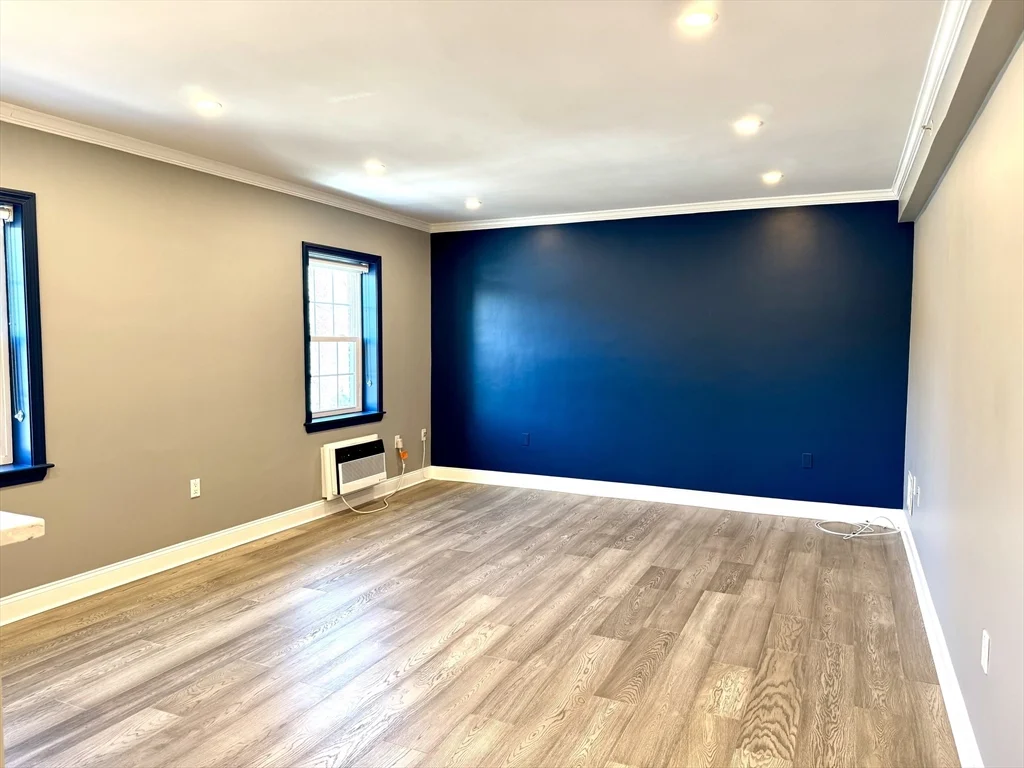 1 bed, 1 bath apartment for rent at 27-29 Commonwealth Ave Unit 6, Chestnut Hill — photo 3 of 7