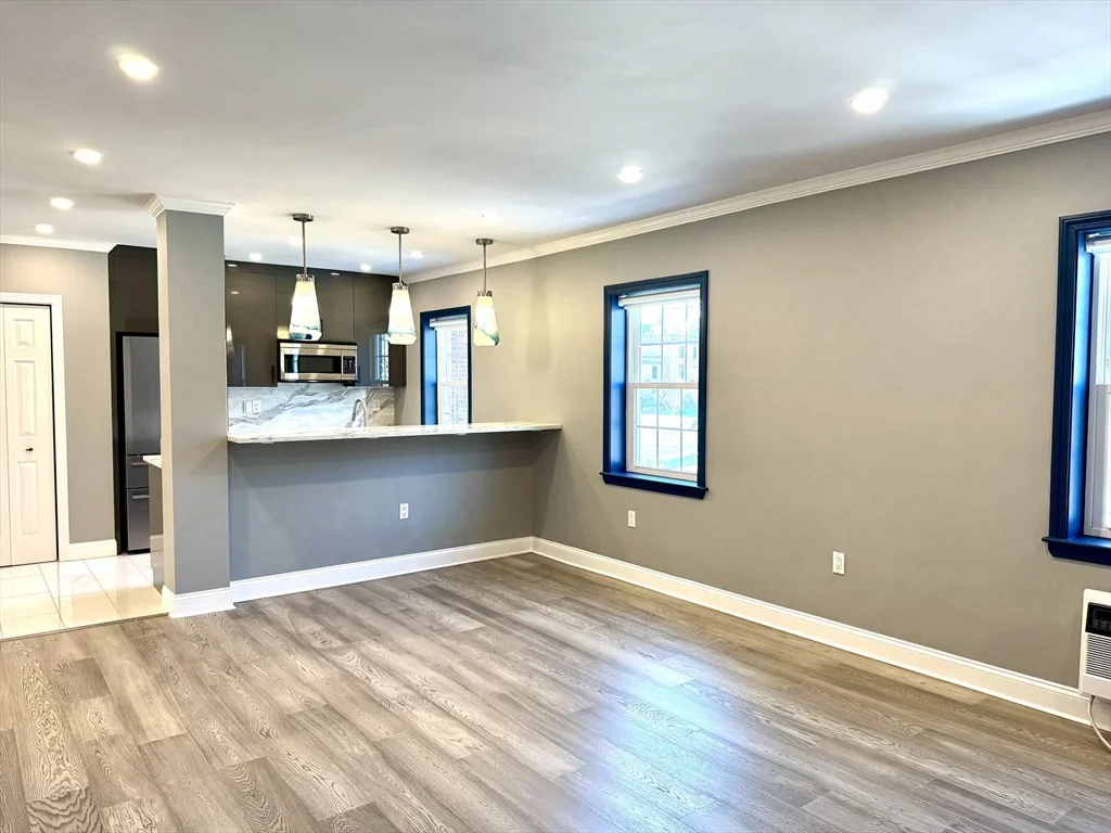 1 bed, 1 bath apartment for rent at 27-29 Commonwealth Ave Unit 6, Chestnut Hill — photo 4 of 7