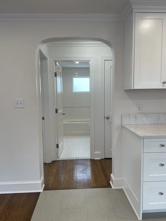 4 bed, 2 bath apartment for rent at 27-29 Crescent Rd Unit 27, Belmont — photo 8 of 19