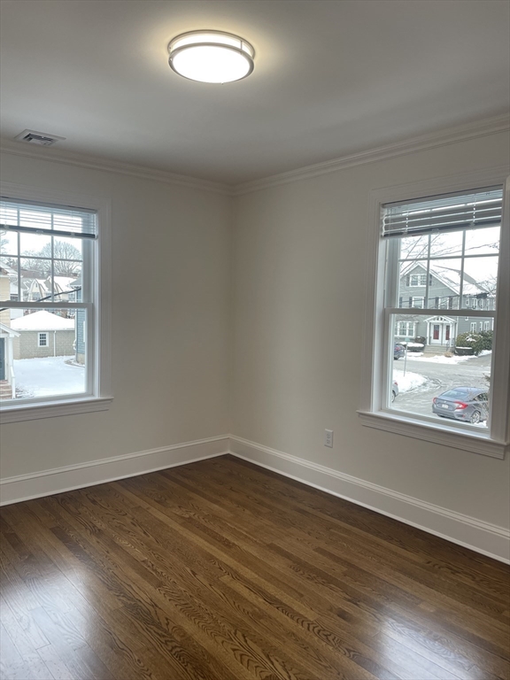 4 bed, 2 bath apartment for rent at 27-29 Crescent Rd Unit 29, Belmont — photo 11 of 21
