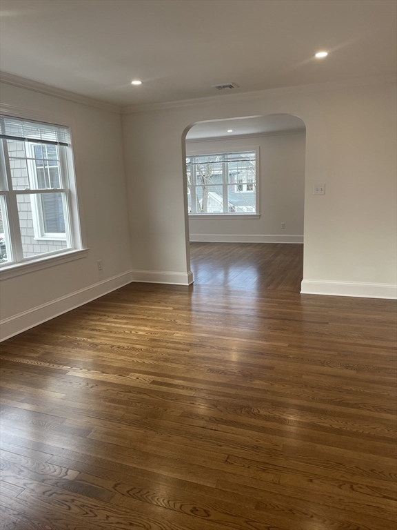 4 bed, 2 bath apartment for rent at 27-29 Crescent Rd Unit 29, Belmont — photo 5 of 21