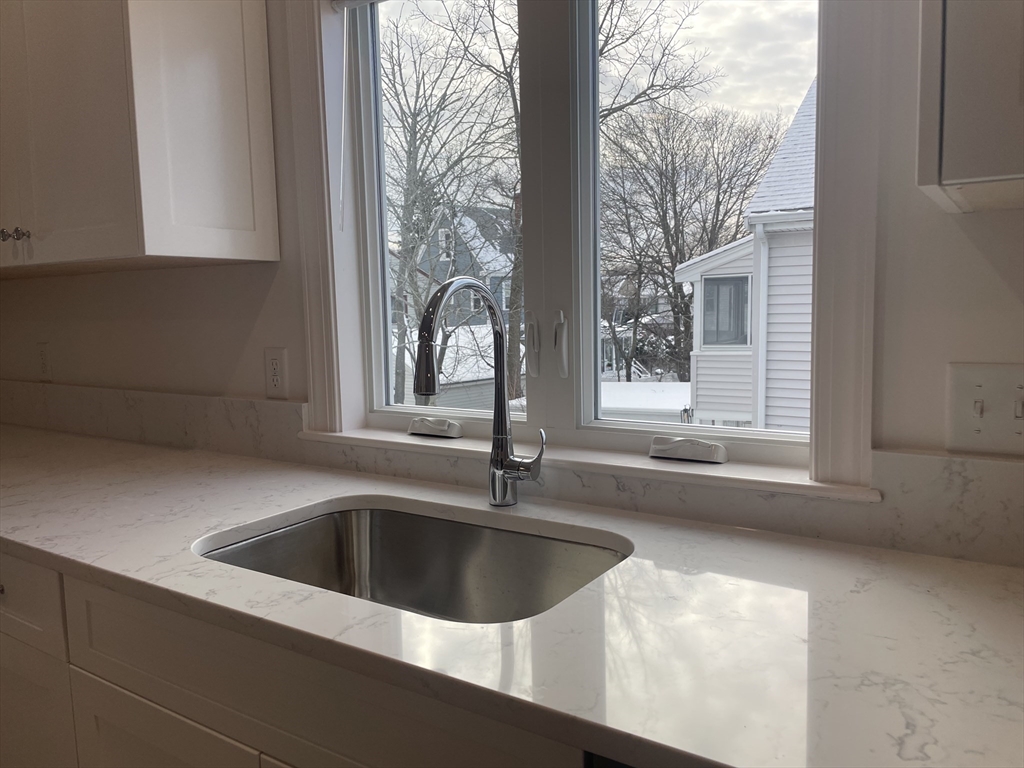 4 bed, 2 bath apartment for rent at 27-29 Crescent Rd Unit 29, Belmont — photo 9 of 21