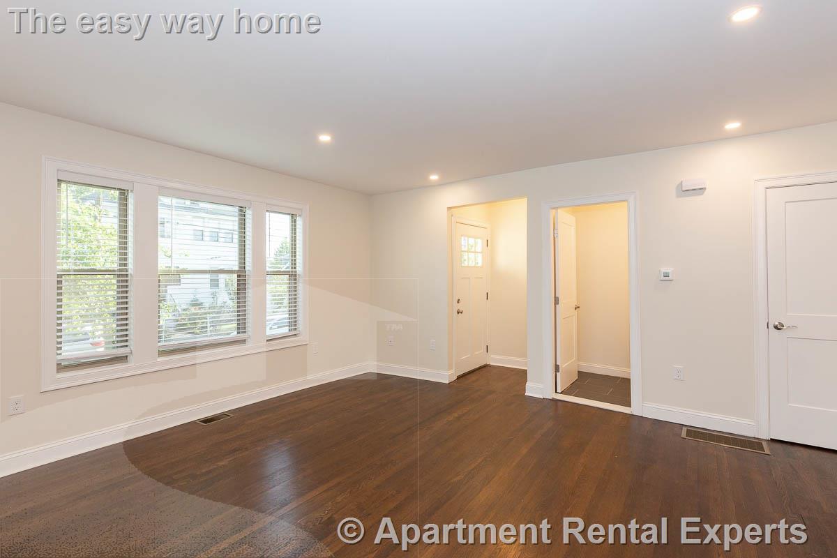 4 bed, 4+ bath apartment for rent at 27-29 First St Unit 1, Wellington — photo 3 of 21