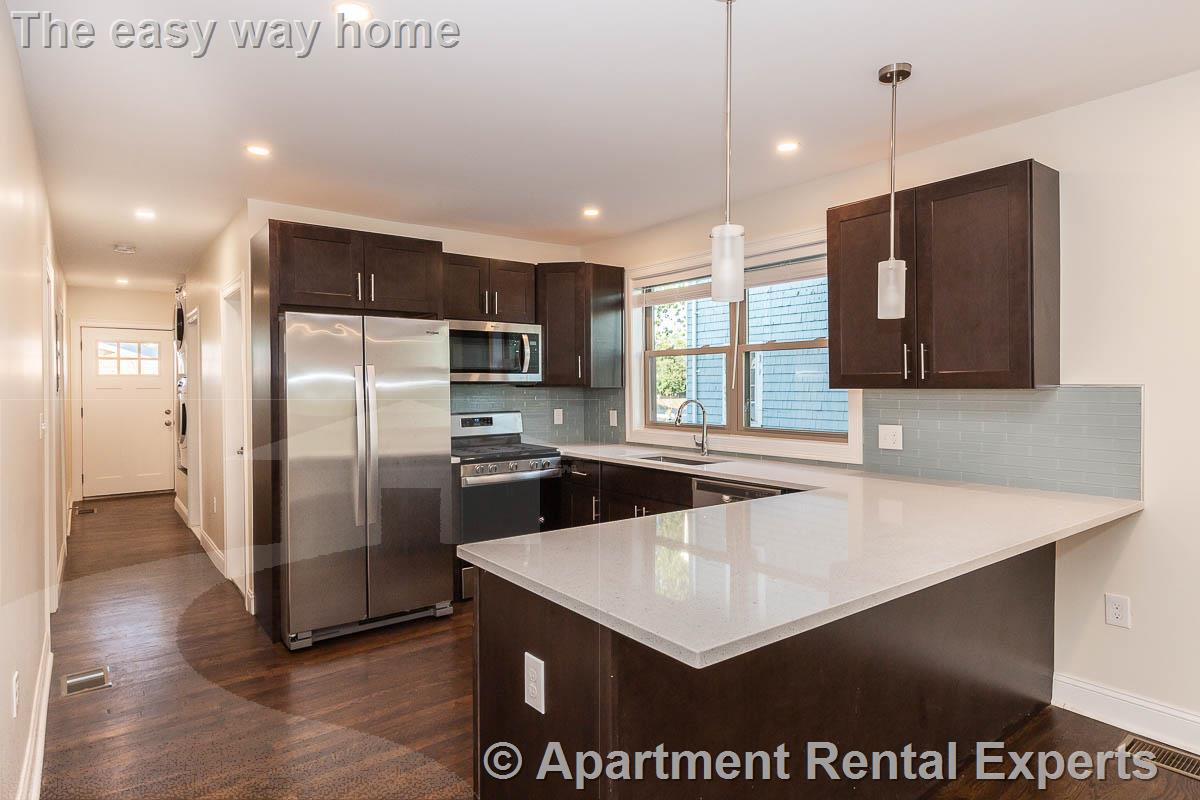 4 bed, 4+ bath apartment for rent at 27-29 First St Unit 1, Wellington — photo 5 of 21