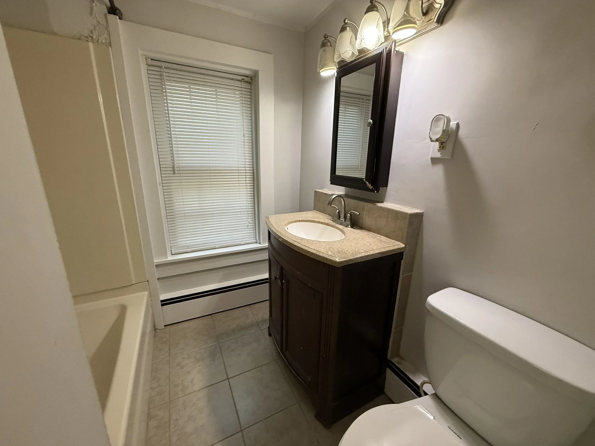 2 bed, 1 bath apartment for rent at 27-29 Pleasant St Unit 1R, South Braintree — photo 6 of 14