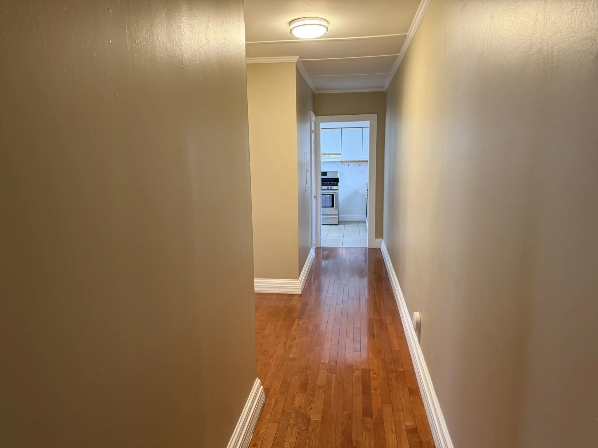 2 bed, 1 bath apartment for rent at 27-29 Pleasant St Unit 1R, South Braintree — photo 3 of 14