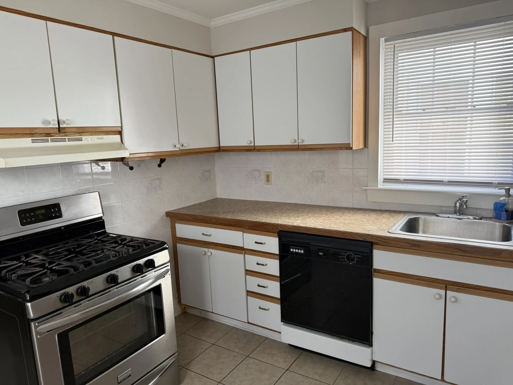 2 bed, 1 bath apartment for rent at 27-29 Pleasant St Unit 1R, South Braintree — photo 12 of 14