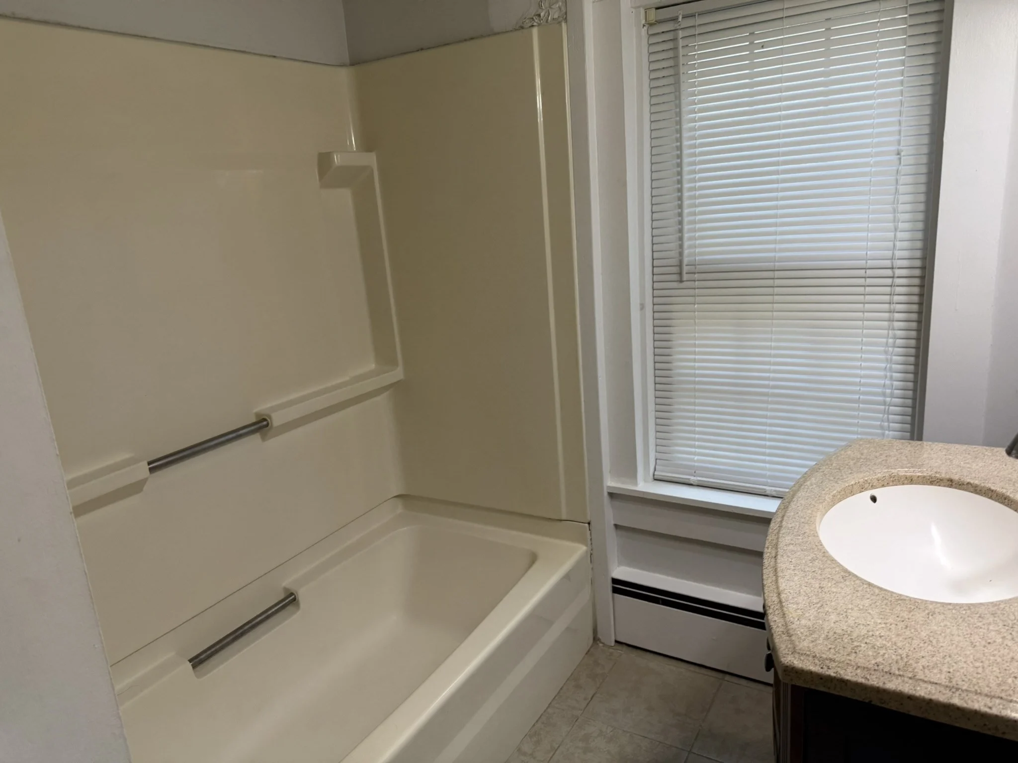 2 bed, 1 bath apartment for rent at 27-29 Pleasant St Unit 1R, South Braintree — photo 7 of 14